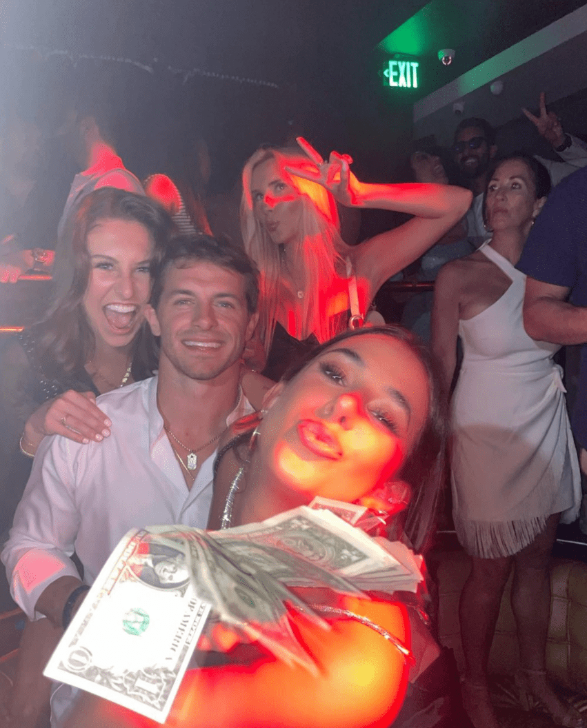 Image Source: Instagram | @natalie__gee