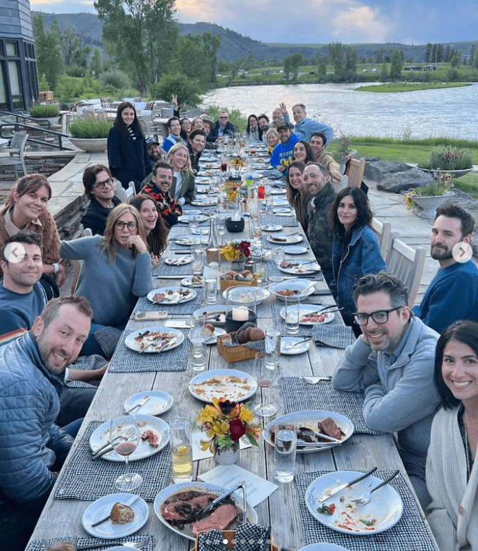 Image Source: Instagram | @kristenanniebell