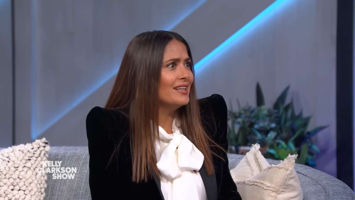 Salma Hayek on a talk show. (Image Source: YouTube | 'The Kelly Clarkson Show'/NBC)