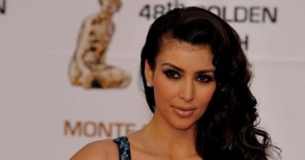 Kim Kardashian, American stylist, photographed on May 29, 2009 (via Kalumba2009 on Flickr).