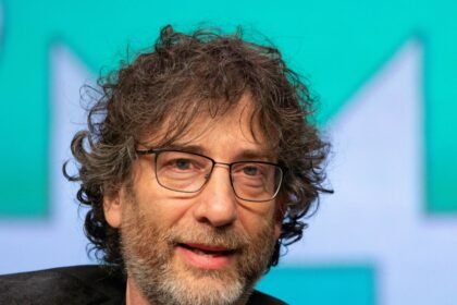 Neil Gaiman Photo by Ståle Grut, taken at SXSW 2019, Austin, Texas.- via Flickr