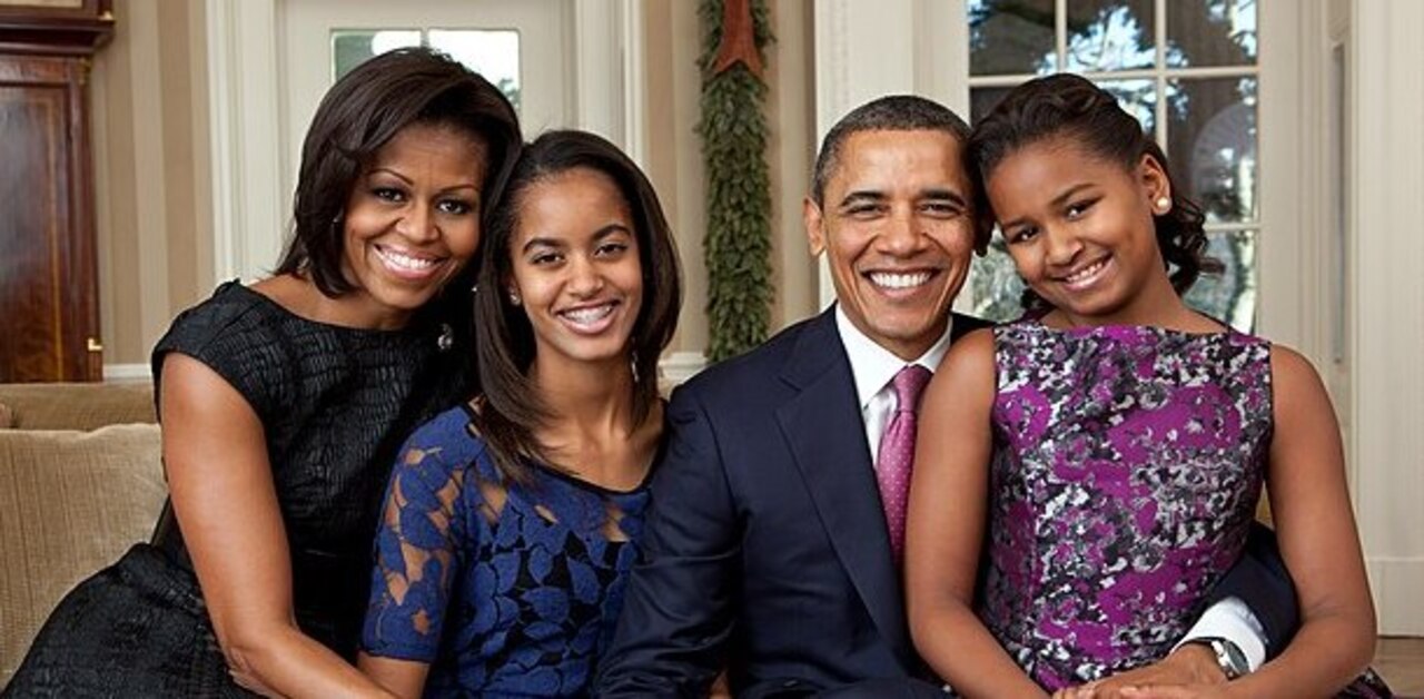 Barack Obama, Michelle Obama, and daughters Sasha and Malia