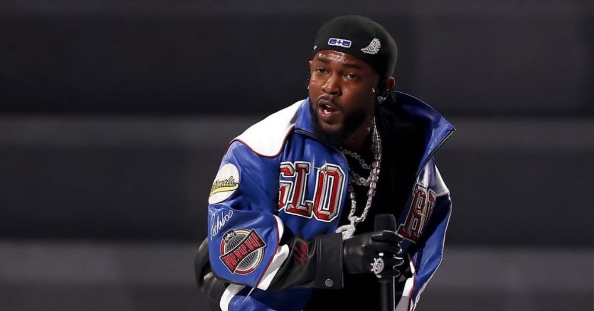 Kendrick Lamar at Super Bowl ( Instagram|@most.iconic.concerts)