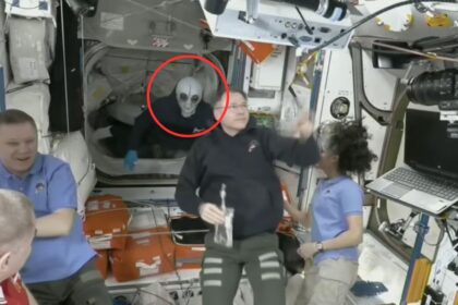 'Alien' Welcomes SpaceX Crew At ISS