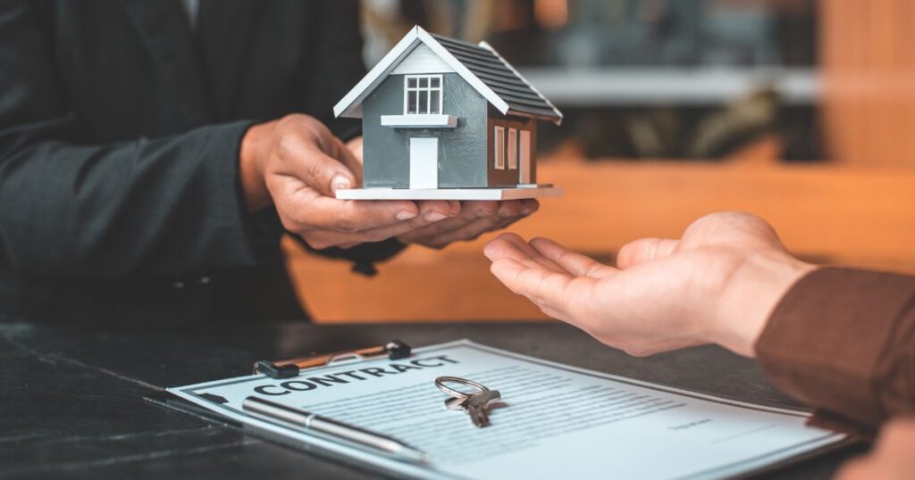 Housing market has been tough for the last three years in America (Image Via Canva)