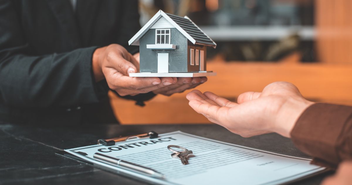 Housing market has been tough for the last three years in America (Image Via Canva)