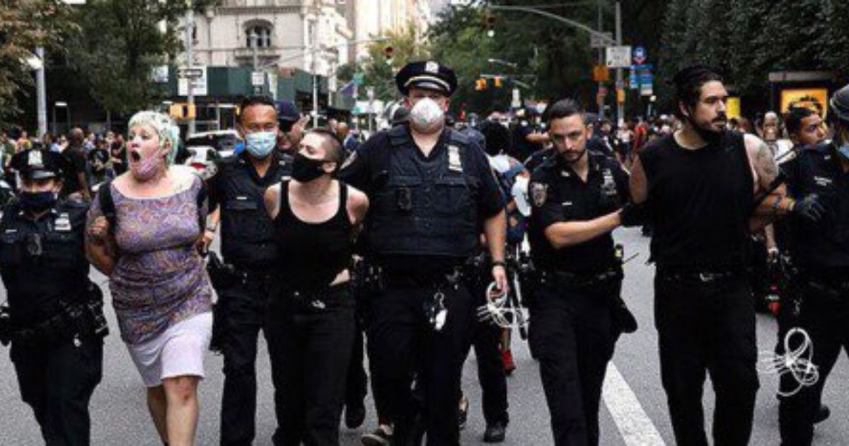 Inside the Met Gala’s Secret ‘Frozen Zone’