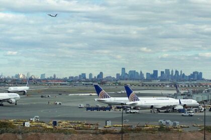 Americans facing major flight delays and cancellations at Newark Liberty International Airport (Credits- Florian Pépellin, uploaded on October 26, 2006, via Wikimedia Commons)