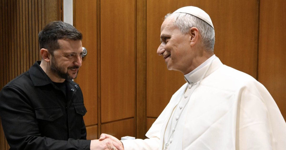 Pope Leo with Zelensky