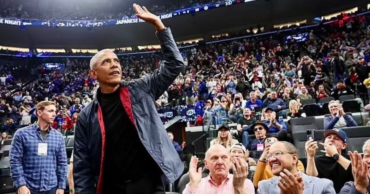 barack at basket ball game