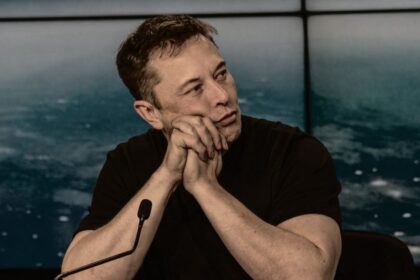 Elon Musk Trolled For Looking Like He's Tripping on Ketamine