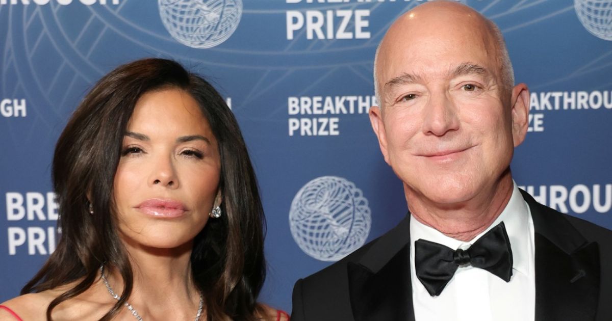 Jeff Bezos Gears Up With Wedding Prenup for Lauren Sanchez