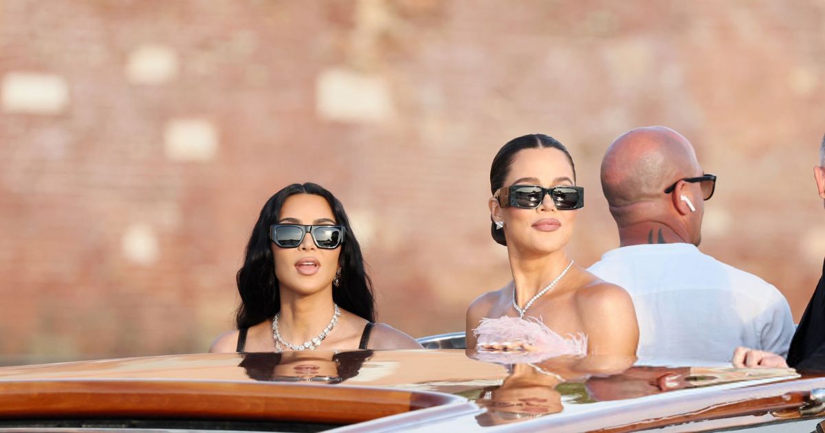 Kim Kardashian and Khloé Kardashian