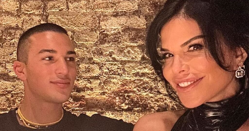 Nikko Gonzalez with mom Lauren Sánchez