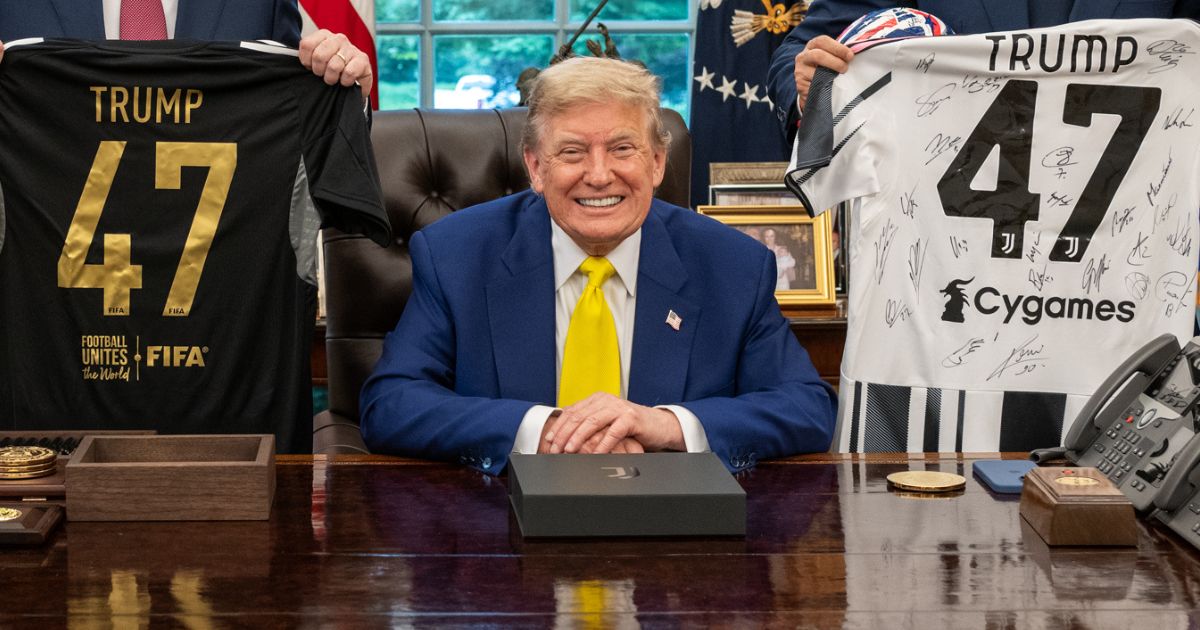 Donald Trump in the Oval Office