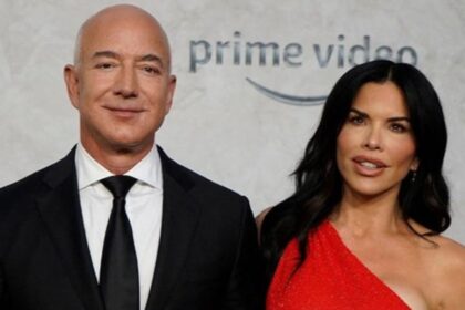 Venice locals disrupting Bezos Wedding