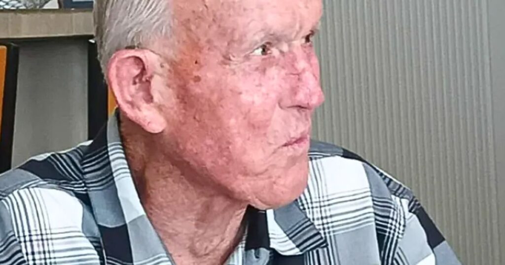 Gary Saling, a former architect turned grocery bagger from Utah