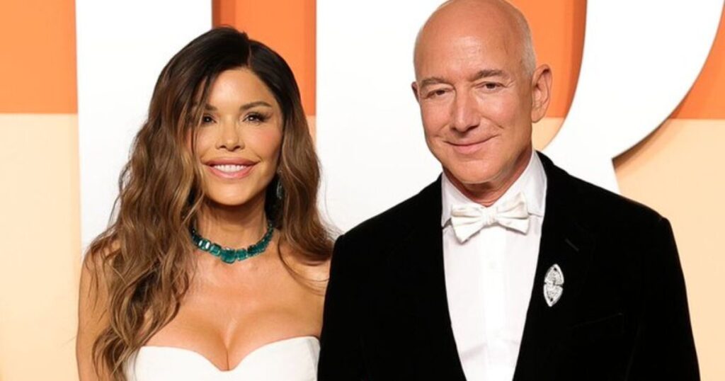 lauren sanchez and jeff bezos kiss decoded