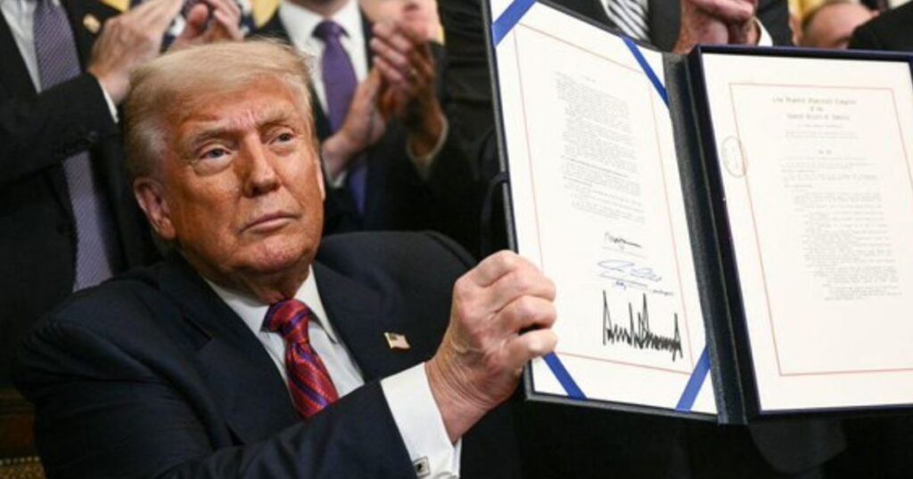 Trump mocks Japanese businessmen