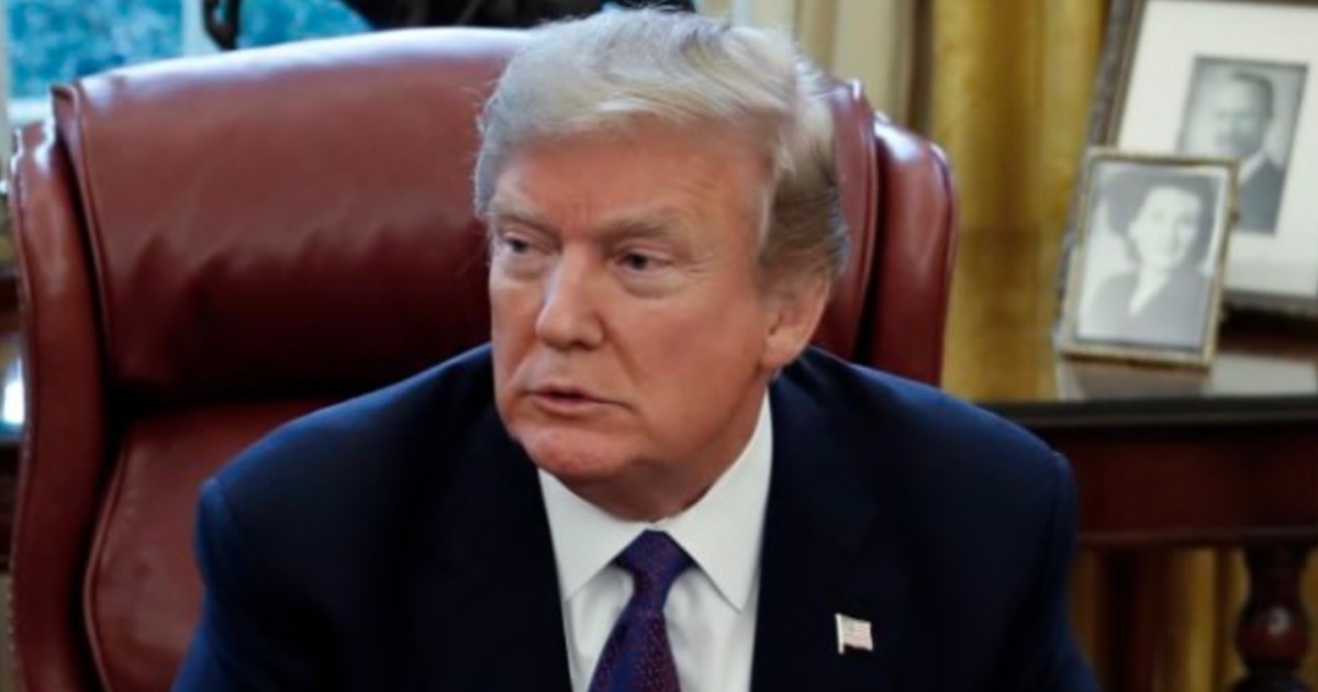 Donald Trump’s Oval Office Redesign Goes Viral — And Not in a Good Way