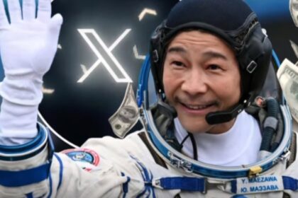 Yusaku Maezawa space suit