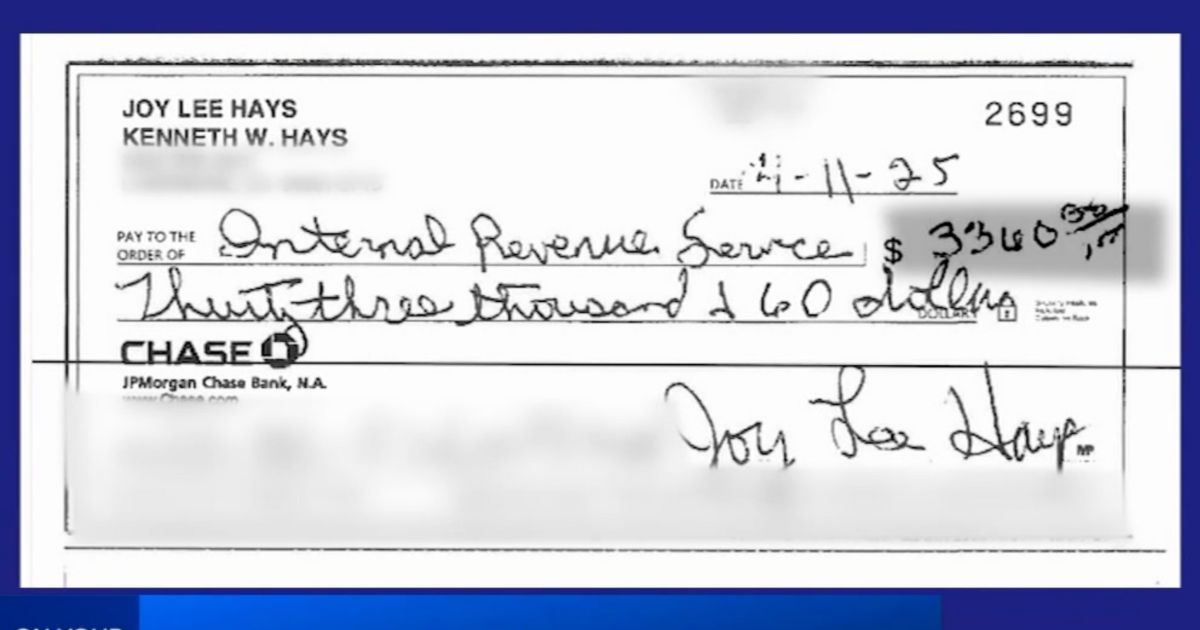 california couple Hays check