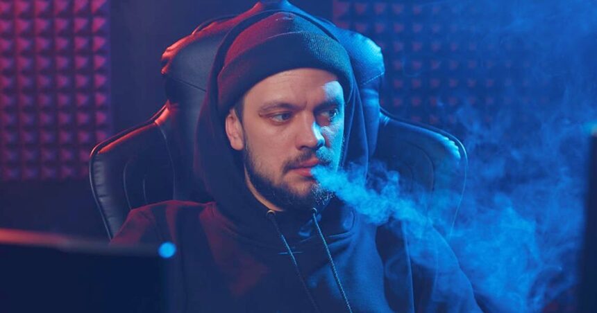 TikTok user Jacob Temple warns against vaping after suffering a heart attack at 24