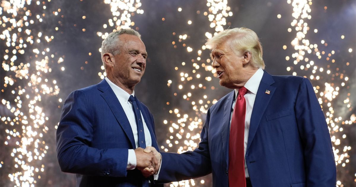 Donald Trump and RFK Jr. set to ban the COVID-19 vaccine
