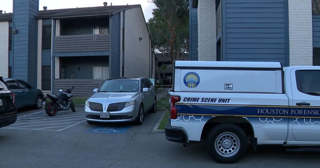 The three kids of deceased parents were asking for food from neighbors. cops find parents dead.