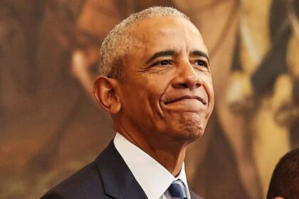 Obama responds to heckler