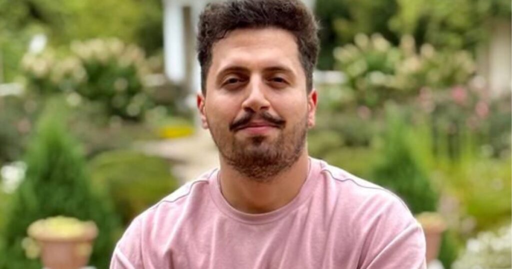 Community gathers to oppose the detention of Afghan refugee