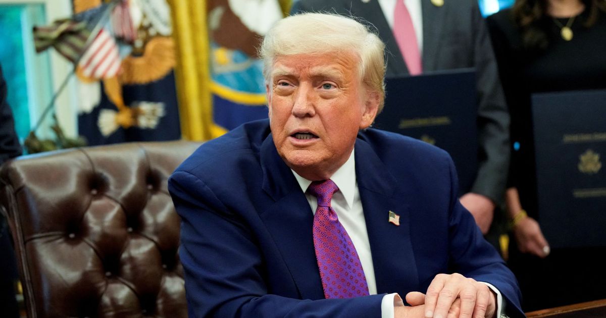 Donald Trump serves politics in latest newsletter for veterans