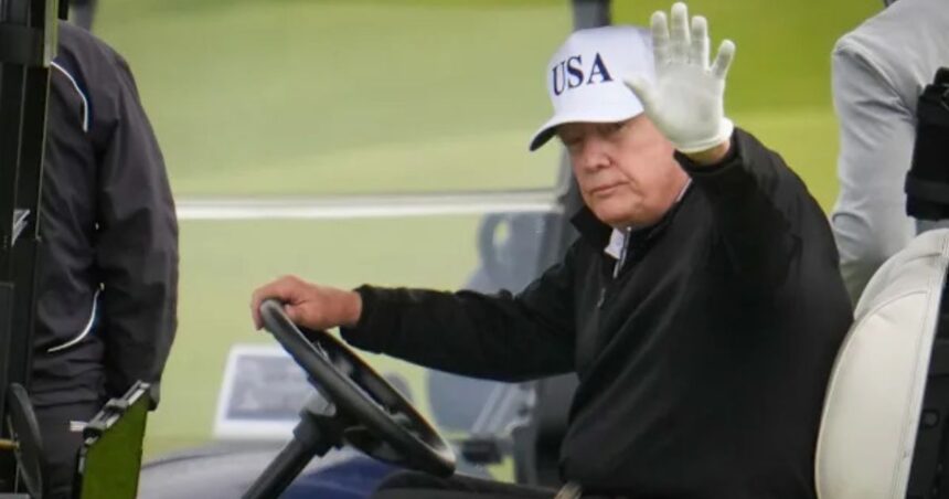 Donald Trump busy with golf after government shuts down