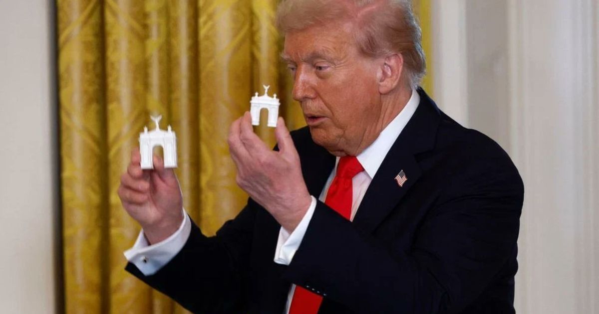 Donald Trump unveils plans for Arc-de-Trump