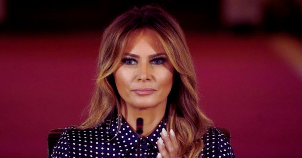 Melania’s Ice-Cold Command to Trump After Awkward Photo Op Fail