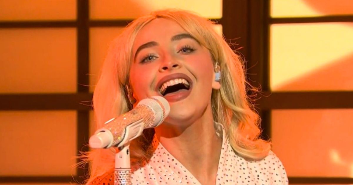 Sabrina Carpenter performing live on Saturday Night Live during her October 18, 2025, hosting debut