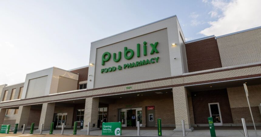 Publix allows shoppers to open carry guns.
