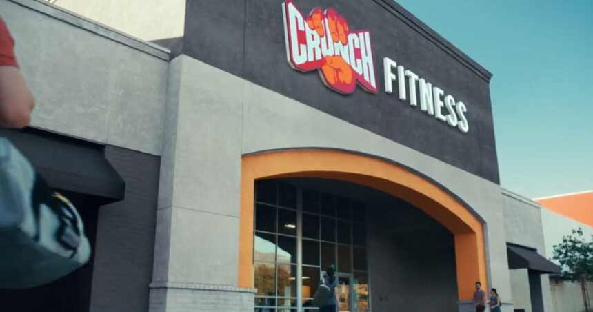 White man caught on camera at gym targeting a Black man.