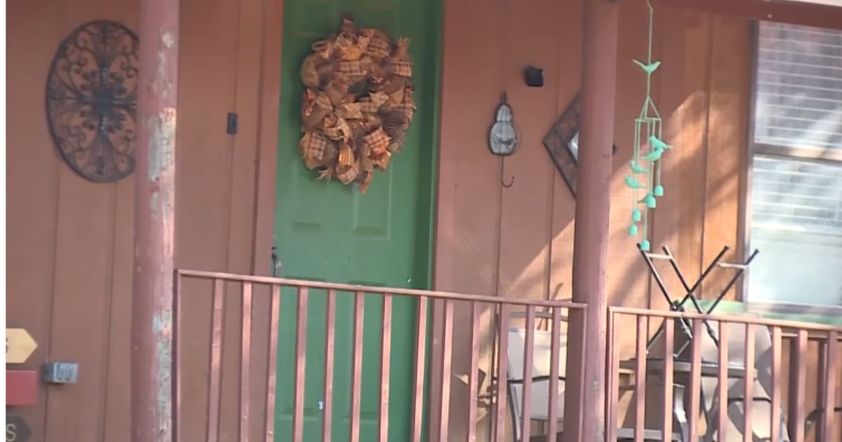 An obsessed co-worker stabbed a woman in Oklahoma (Image via YouTube/WHAS11)