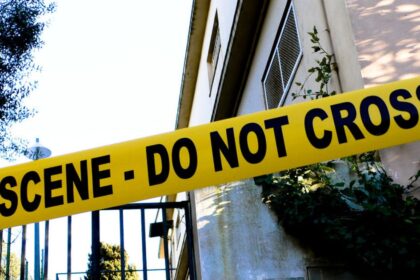 florida Man gets injured in head by son who tries to kill four children, later the father protects his son from the police