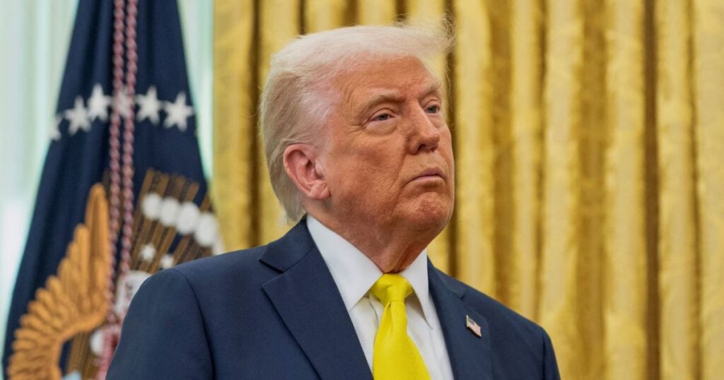 “Got It?” Trump Caught Battling Teleprompter in Front of A-List Celebs