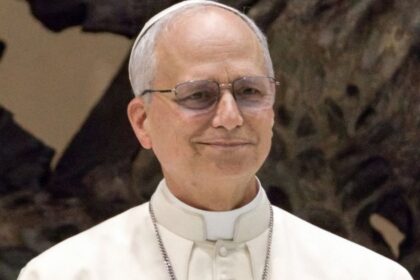 Chicago-origins Pope Leo cold shoulder reaction towards transwomen leaves internet questioning