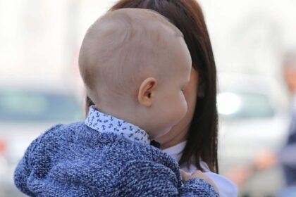 Oregon family deals with major heartbreak as mom and toddler get diagnosed with cancer on same day