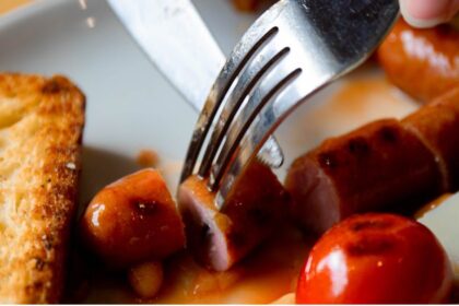 Teenager died after consuming sausage: What went wrong?