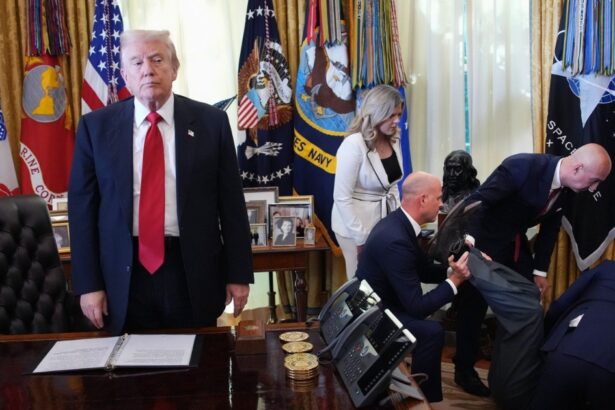 Donald Trump clicked during the Oval Office health emergency.