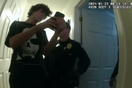 Phoenix Police Department sued for assaulting a 16-year-old boy