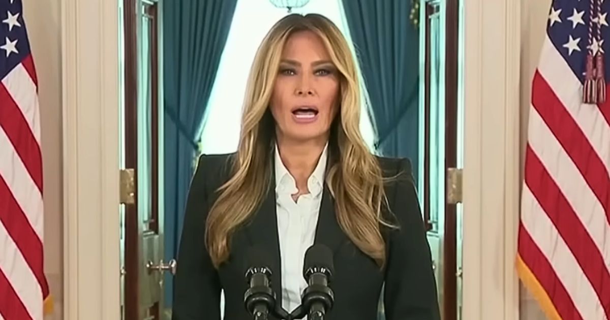 Melania Trump accepts the Patriot of the Year award amid renewed ‘Fake Melania’ chatter