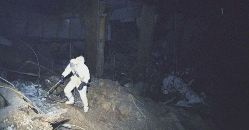 Chernobyl shield collapse