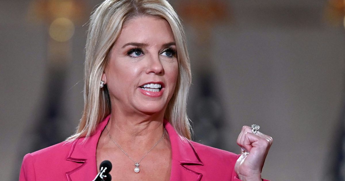 Pam Bondi miserably fails at delivering a Trump-inspiring rant and netizens can’t unsee it now