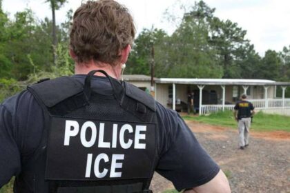 A valid U.S. citizen from Minneapolis heckled and arrested by ICE agents since he resembled a Somali